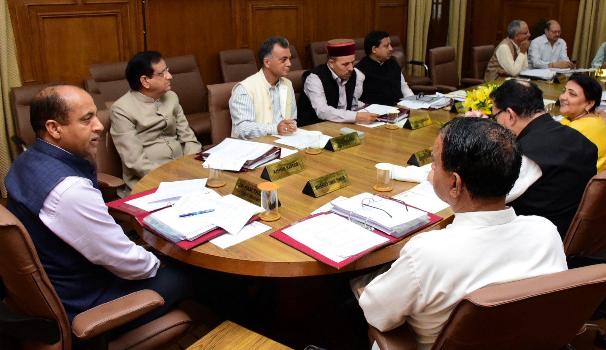 Himachal Cabinet Meeting बसें मंदिर 12वीं कक्षा समेत इन मुद्दों पर